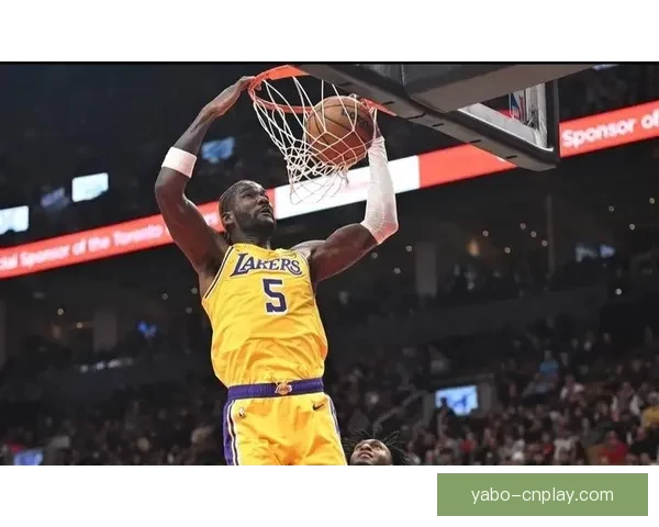 雷迪克称球队防守不断提升 队员积极适应角色定位